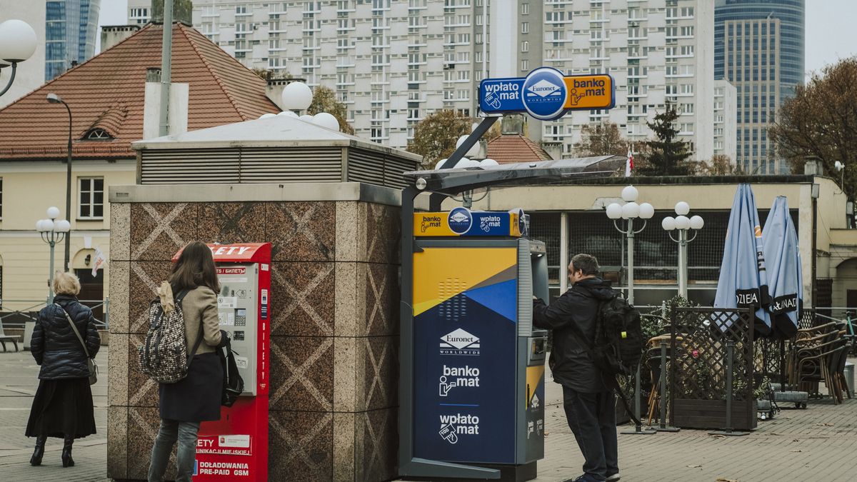 Złotówkowicze liczą na darmowy lub tańszy kredyt. Coraz więcej osób decyduje się pozwać bank 