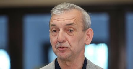 Szczepienie dzieci na COVID-19. Szef ZNP ocenił zapowiedź Dworczyka