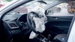 Grodzisk Wielkopolski: Zderzenie dwóch pojazdów na DK 32. Jedna osoba trafiła do szpitala