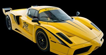 Ferrari Enzo kontra myśliwiec CF 18 [wideo]