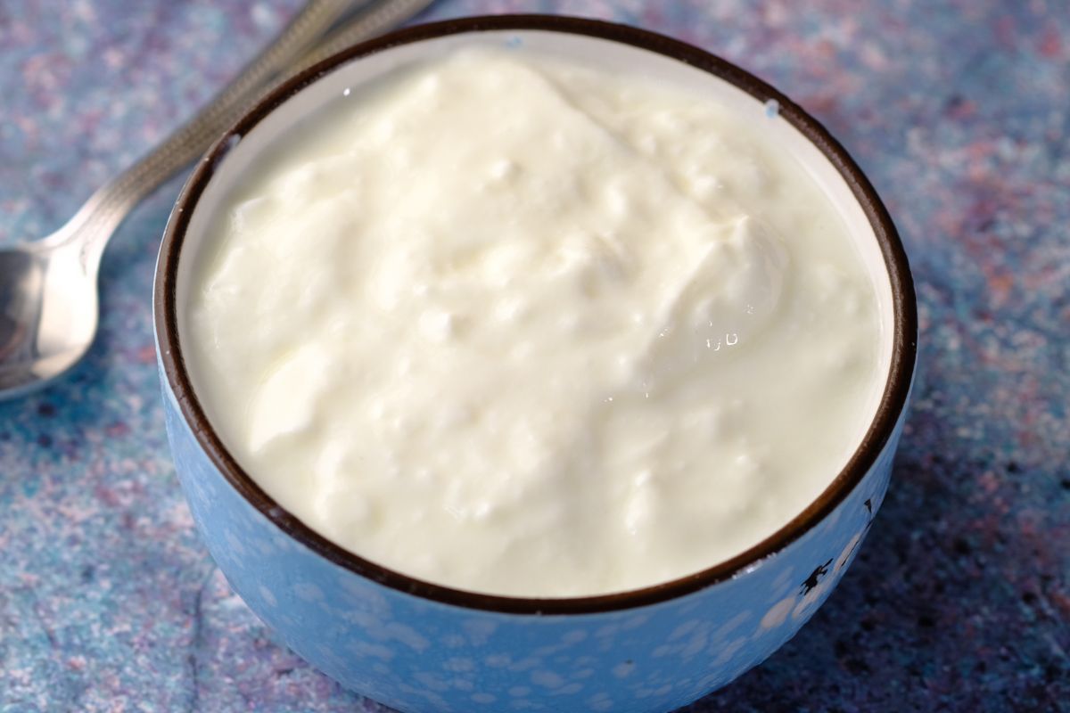 Country cheese is a delicious and healthy product, from which you can quickly make labneh.