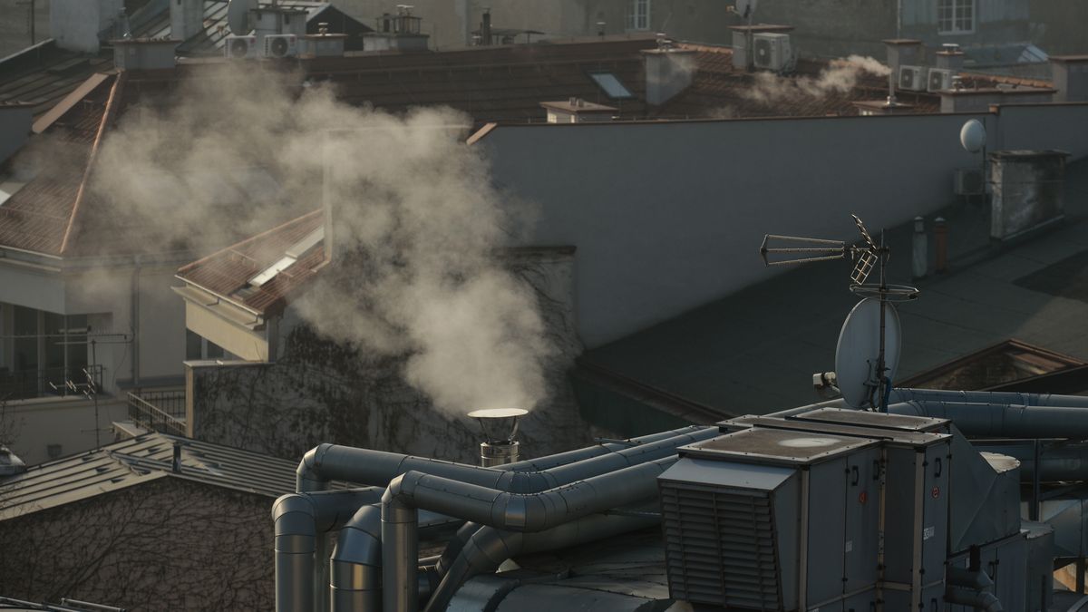 Smog. Sąsiedzki donos na sąsiada? Polacy chętni, ale nie mają gdzie się zgłaszać