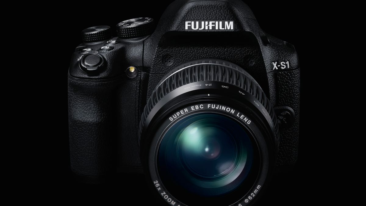 Fujifilm FinePix X-S1 - zoom 26x i matryca EXR już oficjalnie 1