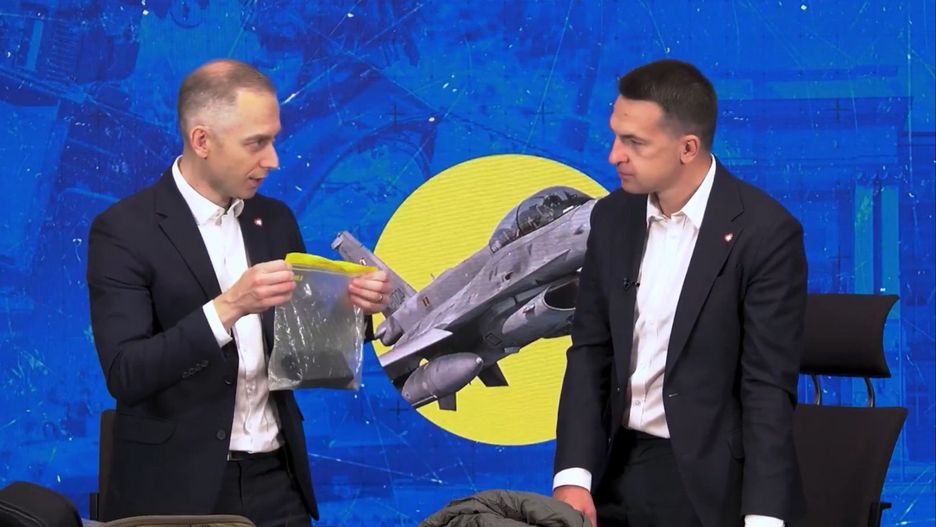 Internauci krytykują plecak ewakuacyjny pokazany przez rząd
