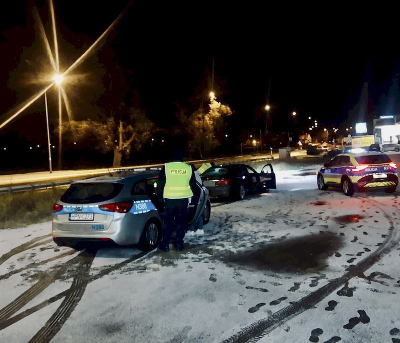 Ukradł BMW i paliwo, po czym zabrał dziewczynę na wycieczkę