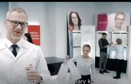Vision Express promuje okulary przeciwsłoneczne korekcyjne. Prowadzi także działania sprzedażowe