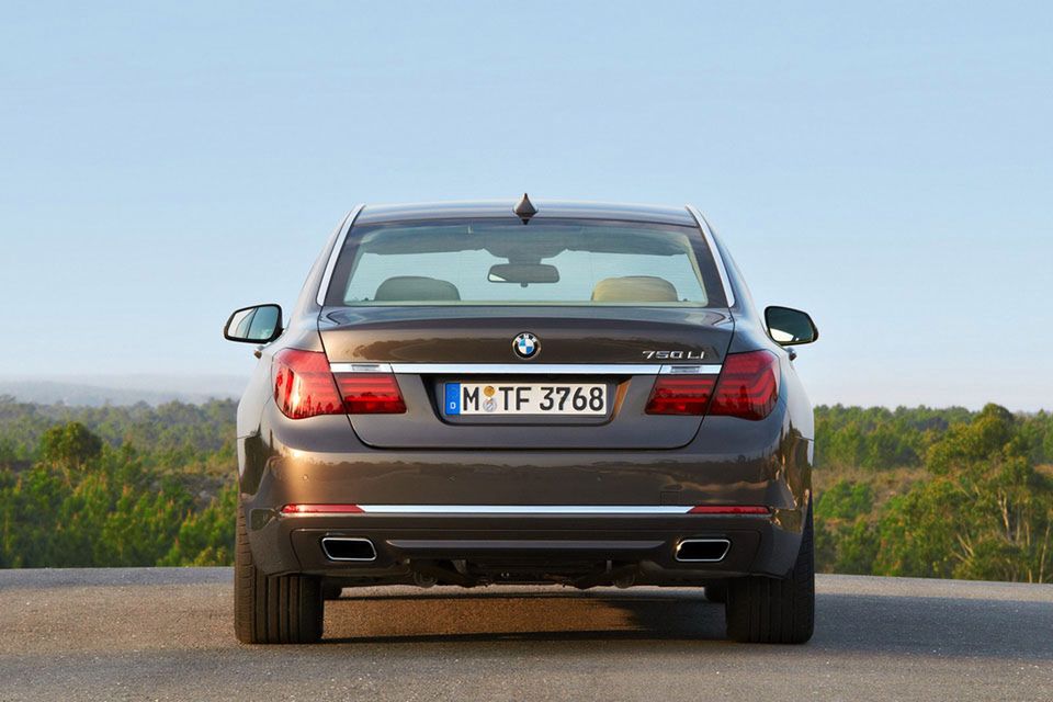 BMW serii 7 na rok 2013 - megagaleria niemieckiego okrętu flagowego 189