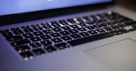 Strach szyfrować dyski na Makach, hasło przechowywane jest w systemowych logach