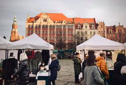 Wrocław. Ręki Dzieła Fest. Lokalni artyści prezentują swoje wyroby na pl. Solnym