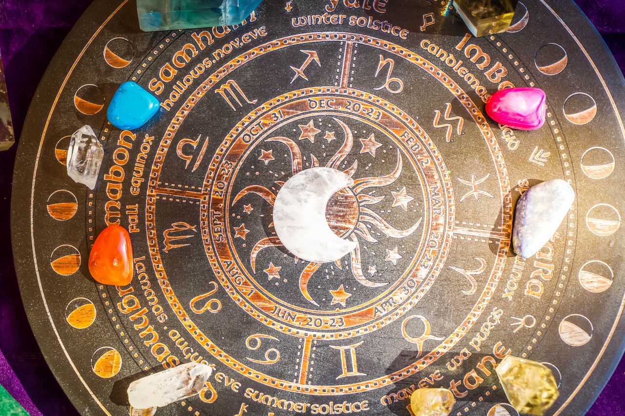 Horoskop dzienny – 25 kwietnia. Baran, Byk, Bliźnięta, Rak, Lew, Panna, Waga, Skorpion, Strzelec, Koziorożec, Wodnik, Ryby