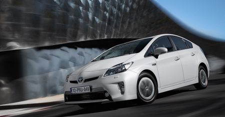 Toyota sprzedała już ponad 8 milionów hybryd na całym świecie!