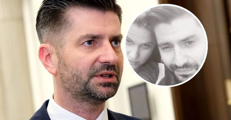 Krzysztof Śmiszek nie mówi o swojej rodzinie. Mało kto wie, że jego siostra jest piosenkarką