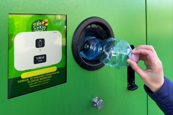 Ta sieciówka podwaja kaucję. Specjalna akcja na majówkę