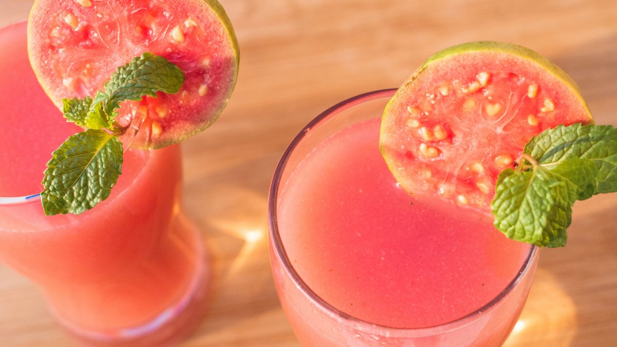Lemoniada z gujawą świetnie orzeźwia i jest naturalnie słodka