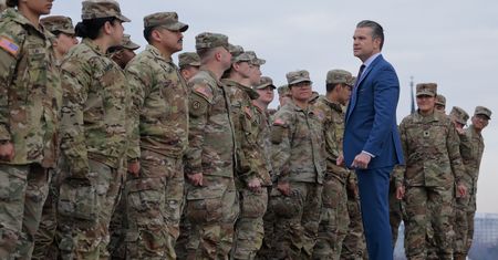 Kolejna "obsesja" szefa Pentagonu? Opozycja grzmi po decyzji Hegsetha