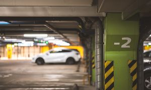 Zaparkowała koło Biedronki. Dostała 200 zł kary. Operator tłumaczy
