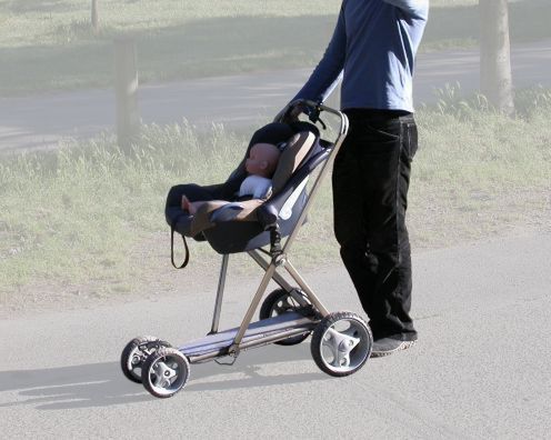 Wózek dziecięcy połknął hulajnogę 2
