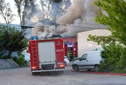 Pożar w Łodzi. Na miejscu 14 zastępów, dym widać z daleka
