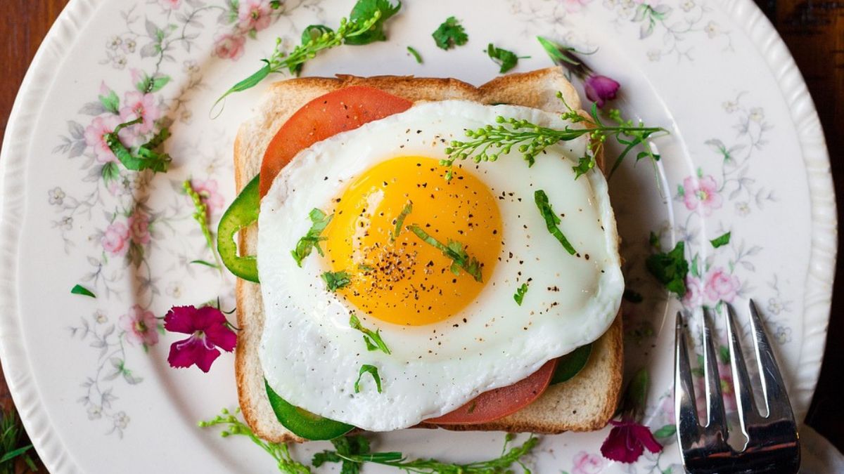 O której godzinie należy zjeść śniadanie? 