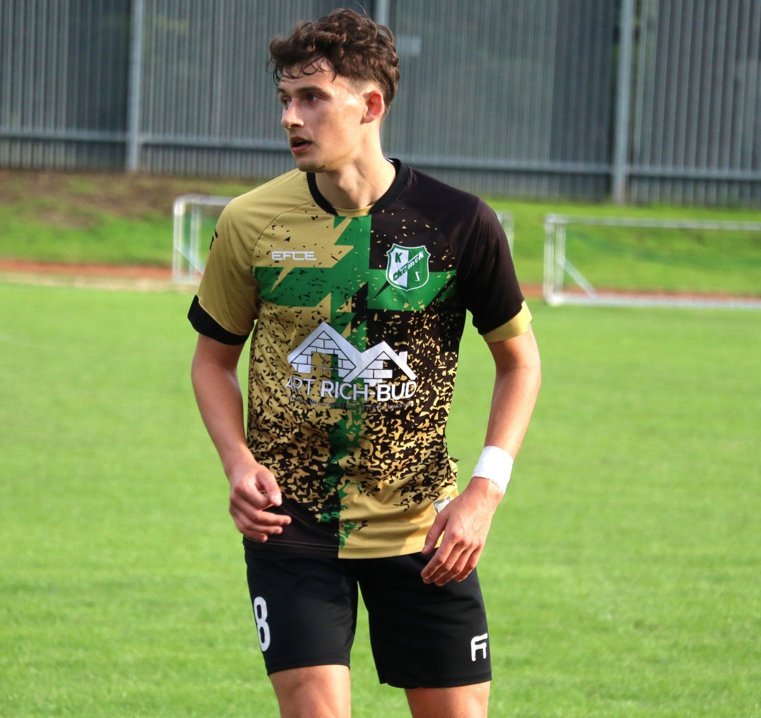 V liga piłkarska, zachód: Unia Oświęcim - KS Chełmek 1:2