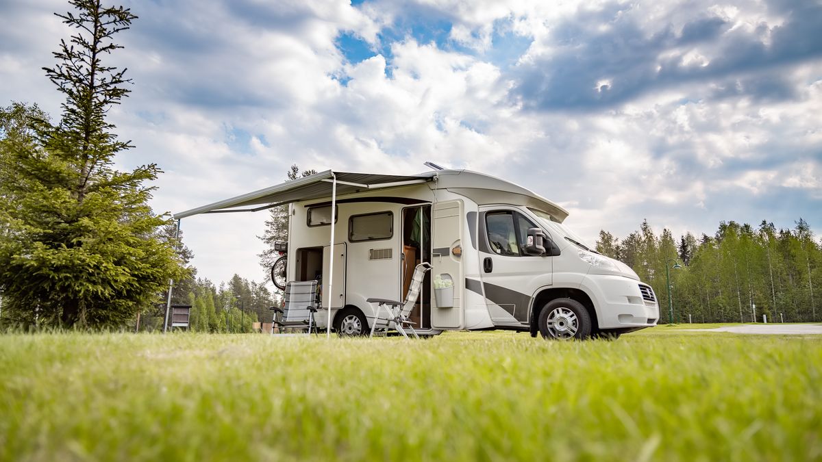 Polacy chętnie kupują kampery 