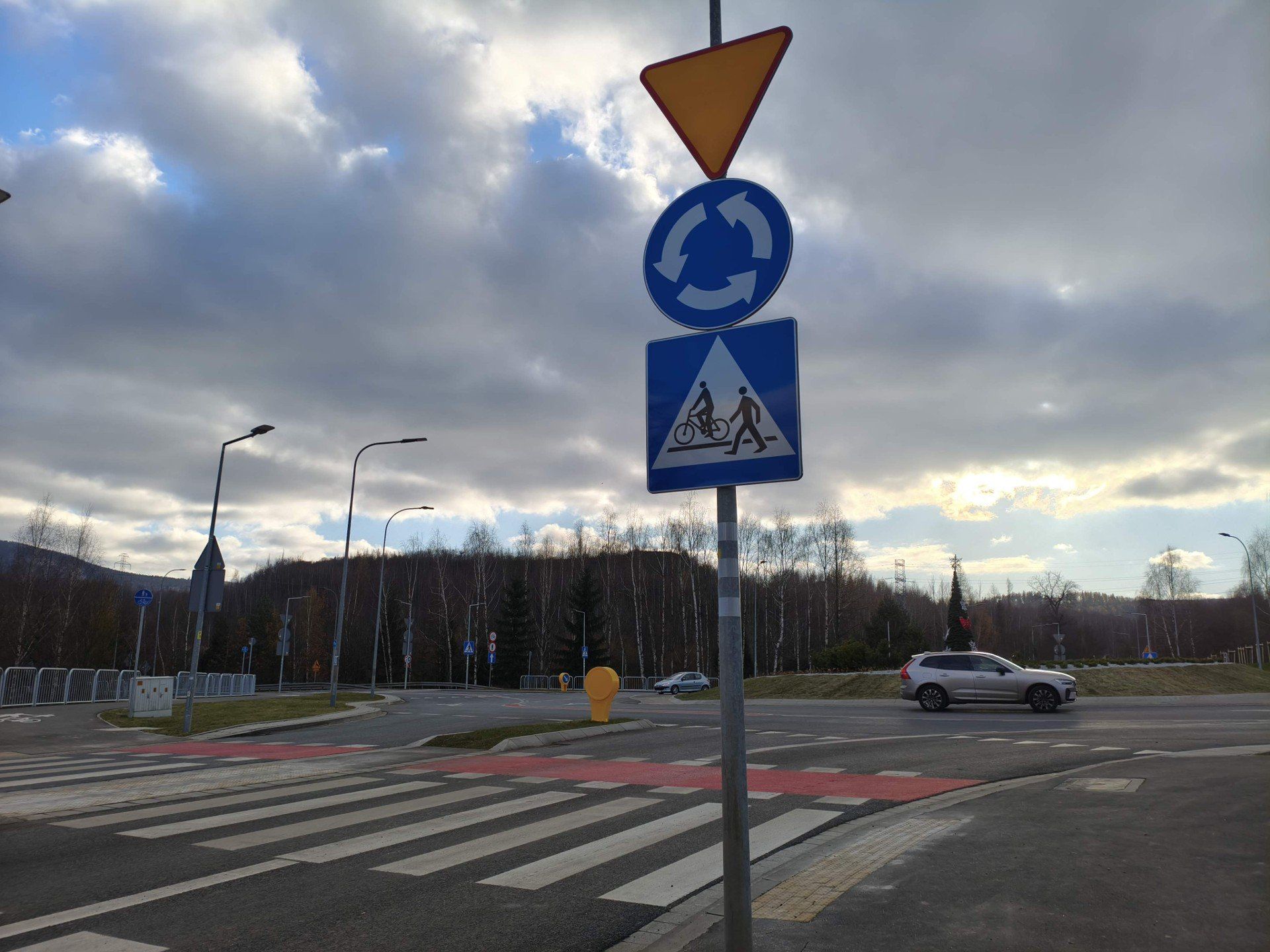 Nowe rondo na skrzyżowaniu ul. Moniuszki i Sikorskiego w Wałbrzychu