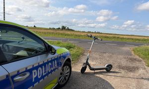 15-latek pędził hulajnogą. Reakcja matki wprawiła policjantów w osłupienie