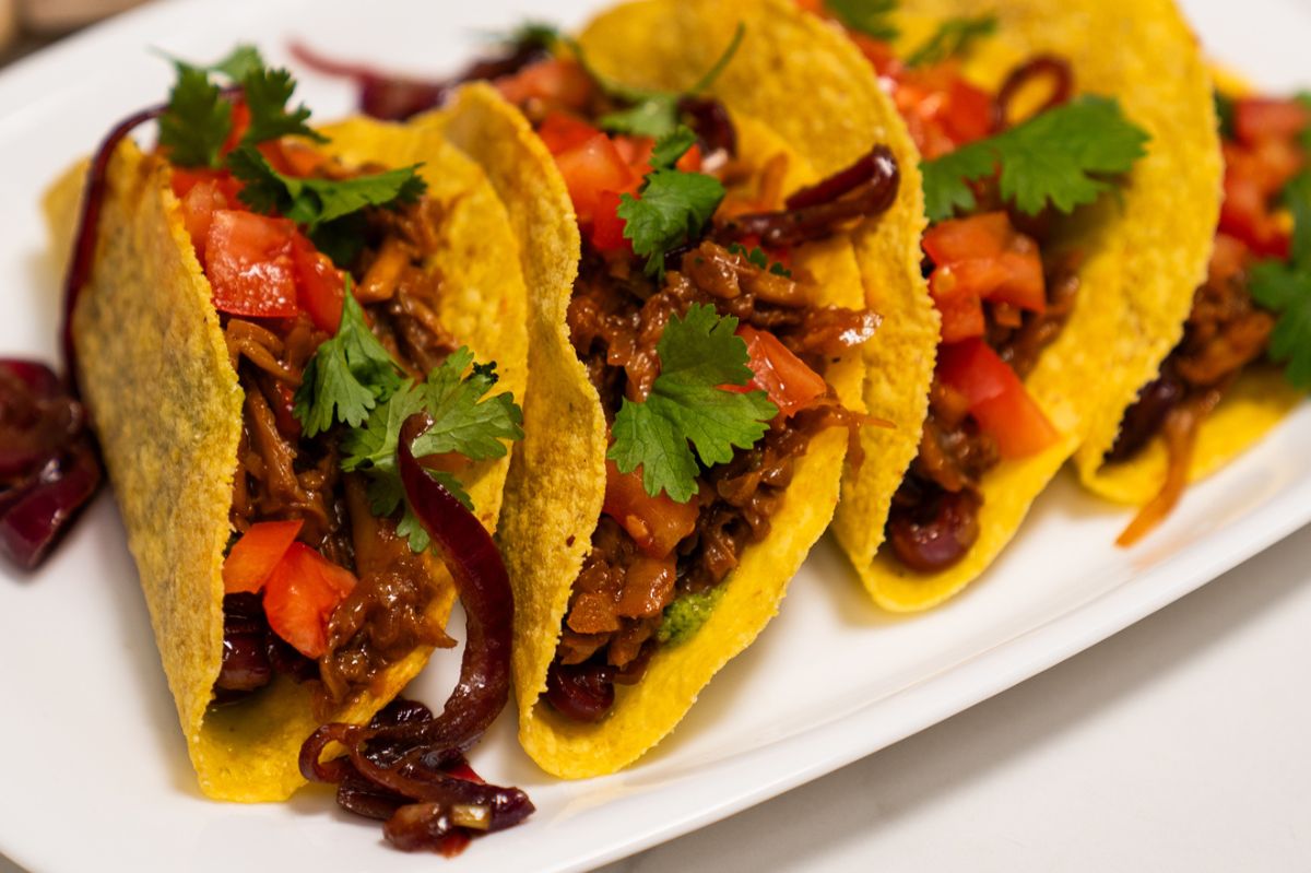 Szałowe tacosy. Wyglądają jak z szarpaną wieprzowiną, ale nie ma w nich ani grama mięsa