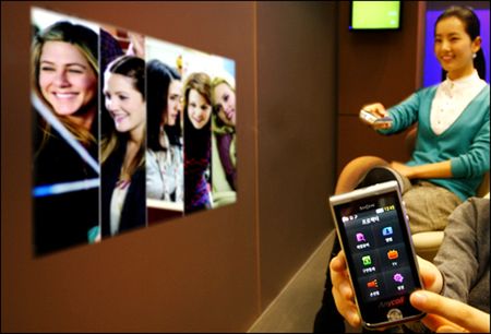 Samsung: mikro projektor w maju. i7410 latem. Znamy cenę! 2