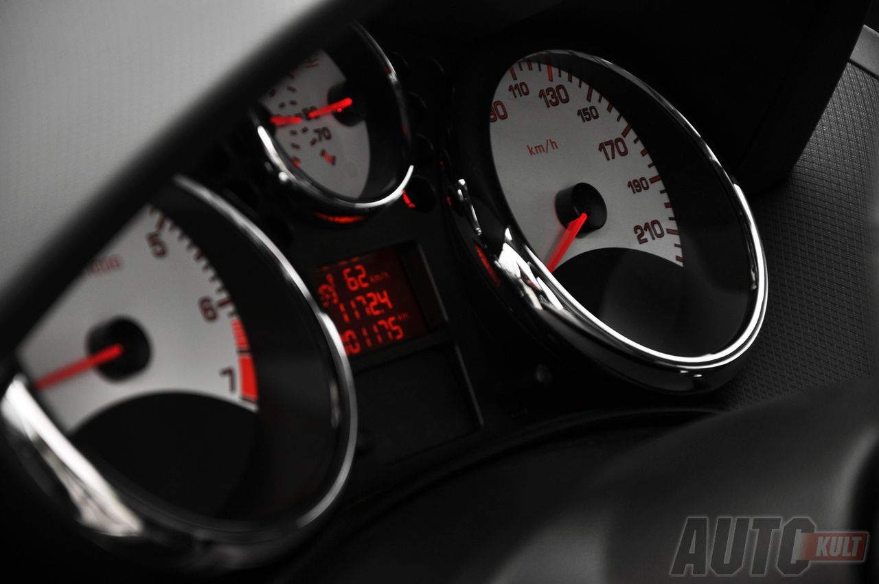 Peugeot 207 1,6 THP Allure - wnętrze