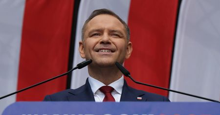 Doniesienia Onetu o Nawrockim. Połowa internautów je podważa
