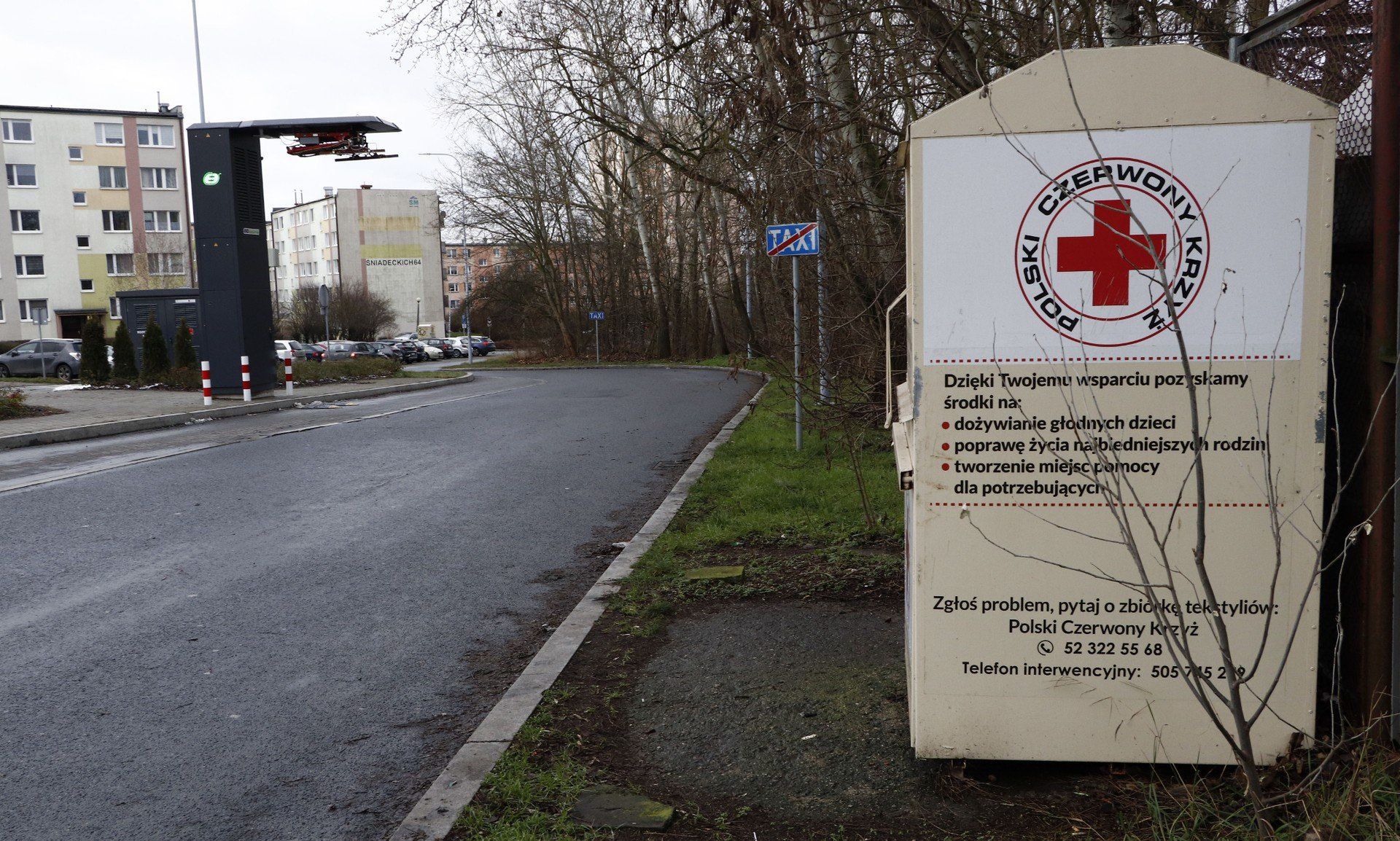 Kontener PCK na używaną odzież