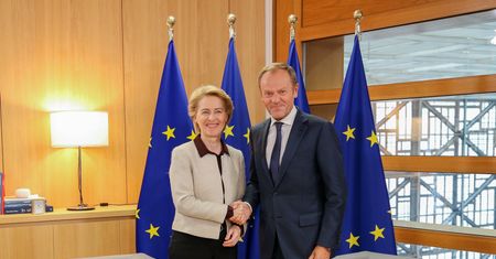 "To się nie stanie szybko". Tusk liczy na deklaracje w sprawie KPO. Kulisy wizyty w Brukseli