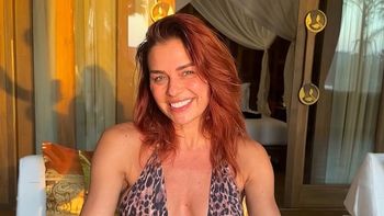 W pełni naturalna Natasza Urbańska podkreśla OSZAŁAMIAJĄCĄ sylwetkę wyciętym kostiumem: "Z roku na rok coraz młodsza" (FOTO)