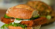 Fast-food, ryby i nie tylko. Co warto zjeść podczas noclegu nad morzem?