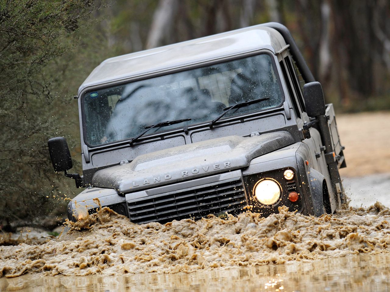 Land Rover Defender 110 Double Cab Pickup AU-spec (2007)