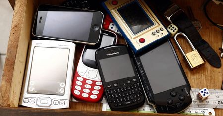 Masz je w szufladzie? Niektóre stare telefony warte są krocie