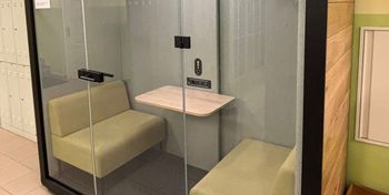 Sandomierz: Nowość w "Ekonomiku" – szkoła ma kabiny akustyczne