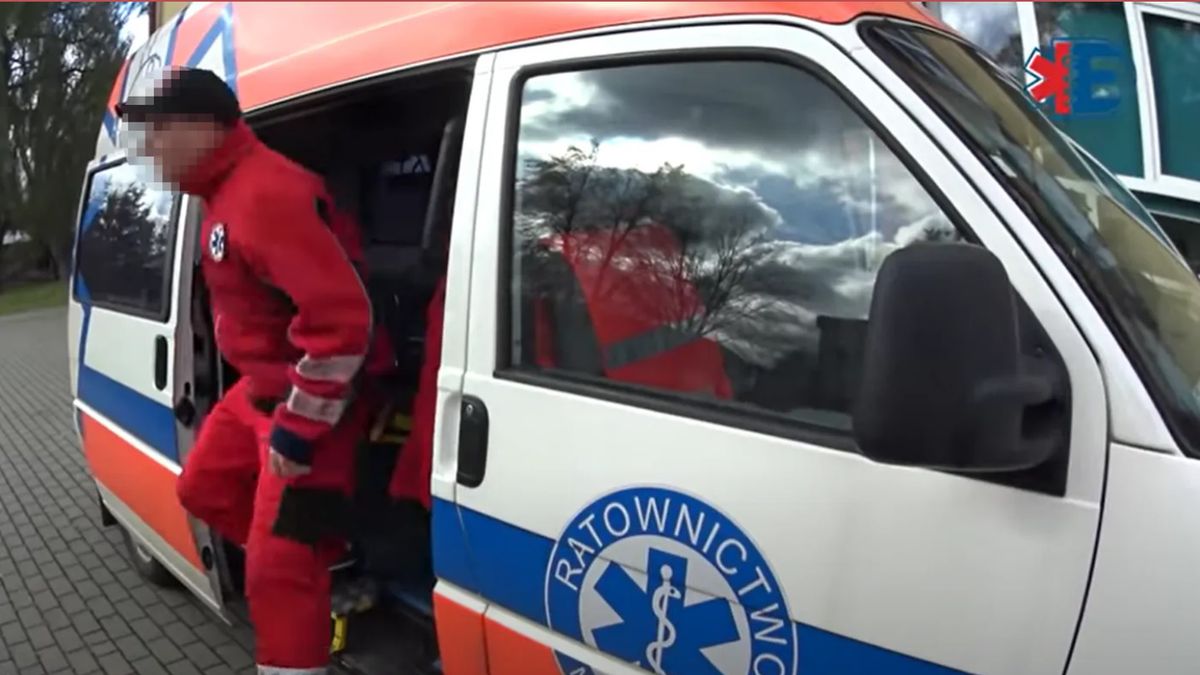 Ratownicy medyczni nie mają lekko. Muszą zmagać się z agresywnymi pacjentami