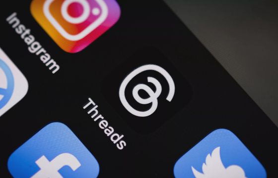 Threads wprowadza wiadomości. W tle ważniejszy przekaz