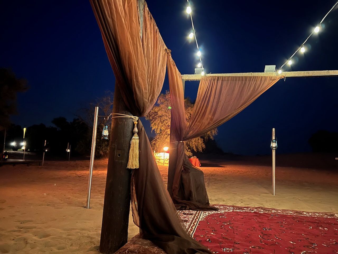 Dubaj. Noc na pustyni