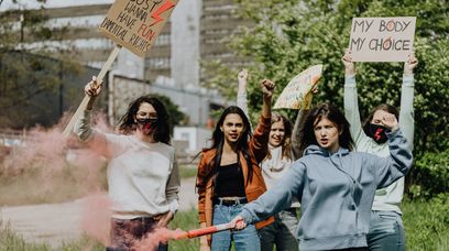 Kobiety na ulicach. Walka o uchylenie przestarzałych przepisów aborcyjnych