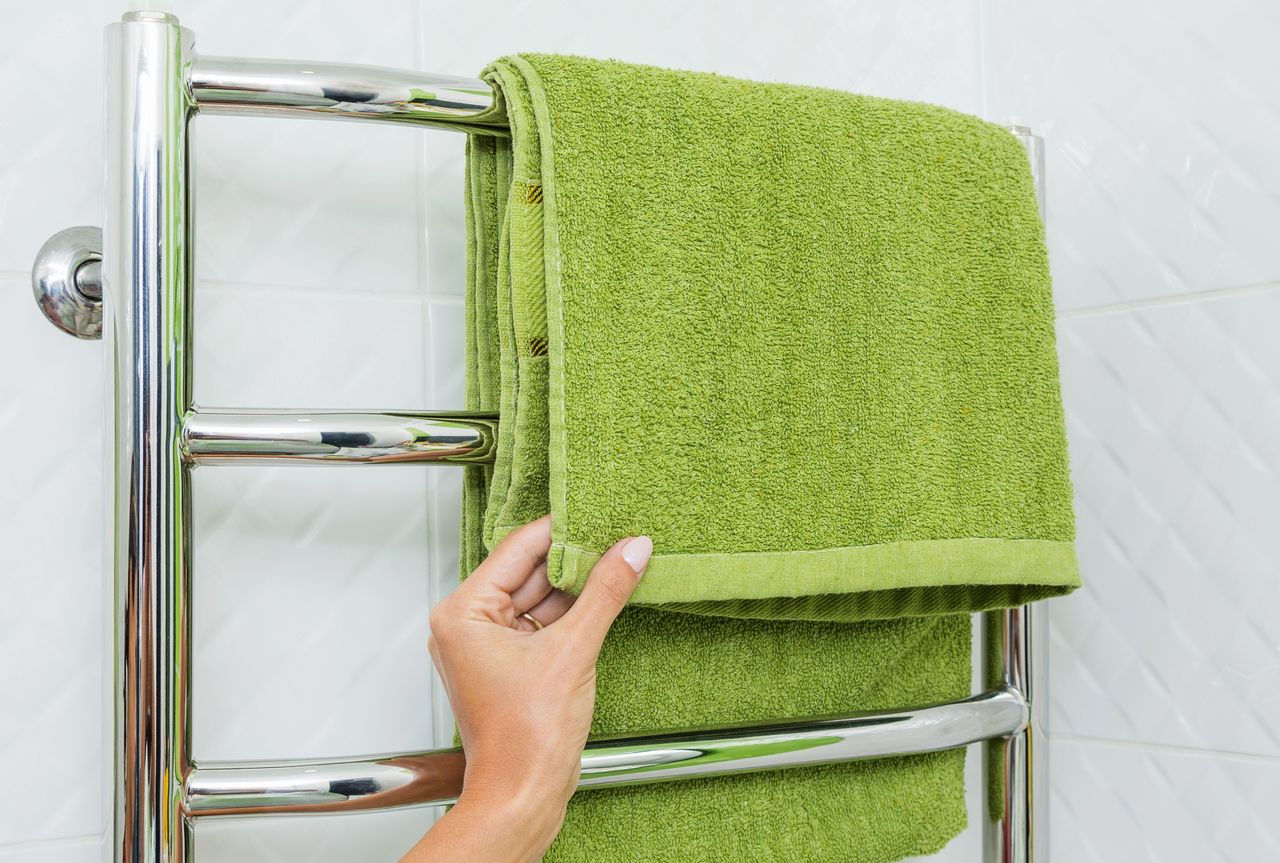 Drying your towel on a radiator: Practical solution or health hazard?