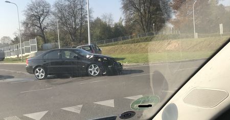 Wypadek na rondzie 100-lecia KUL. Kierująca mitsubishi trafiła do szpitala