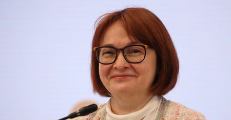 Rosjanie z limitami wypłat. Bank Centralny przedłuża ograniczenia