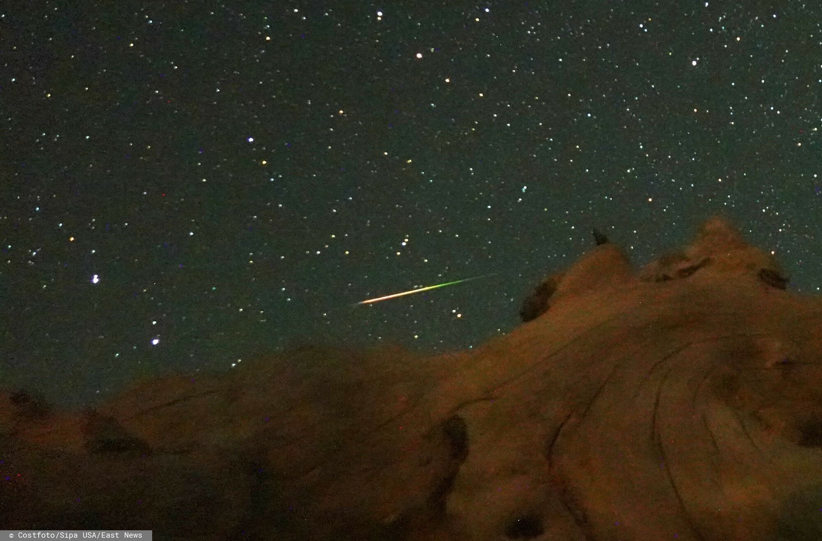 Miała wiele szczęćia. Meteor wylądawał na jej poduszce