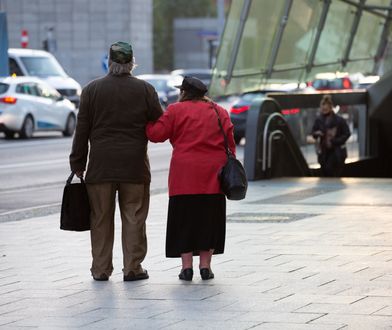 Emerytury po nowemu. Tego chcą posłowie. 1600 zł dla wszystkich