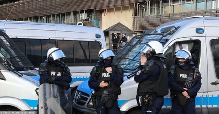 Zmiana podejścia policji do polityków. "Jak mieli się czuć zwykli obywatele?"
