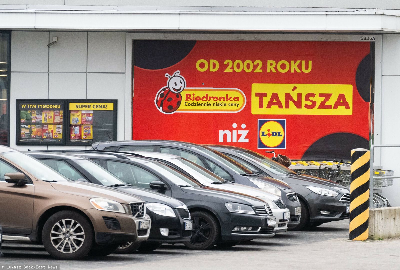 Marketingowa wojna mi?dzy Biedronk? a Lidlem
Fot. Lukasz Gdak/East News, Zalasewo k Poznania, 15.02.2024. Biedronka i Lidl - dwie duze sieci handlowe prowadza marketingowa walke o klientow.
Lukasz Gdak