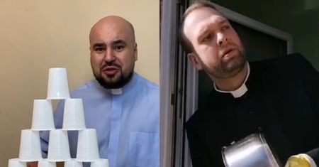 Księża na TikToku. Zabawne nagrania, miliony lajków i jeden cel